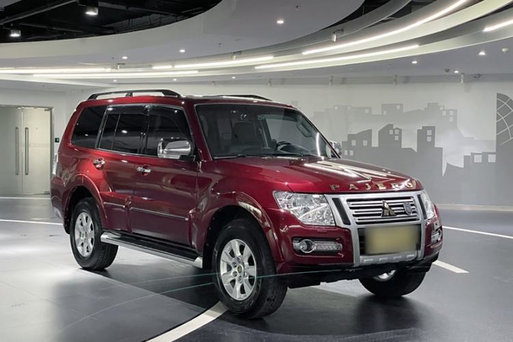 Used Mitsubishi Pajero 2019 3.0L Automatic Prestige Edition Exterior 12