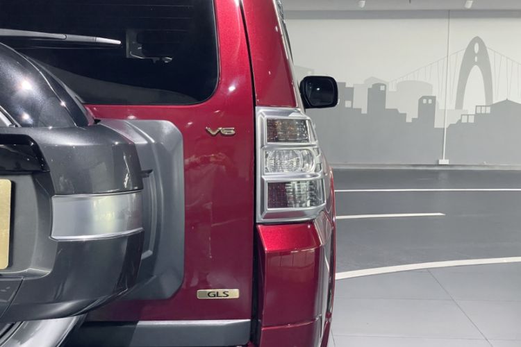 Used Mitsubishi Pajero 2019 3.0L Automatic Prestige Edition Exterior 7