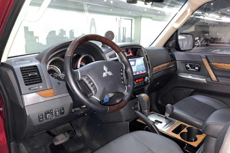Used Mitsubishi Pajero 2019 3.0L Automatic Prestige Edition Interior 3