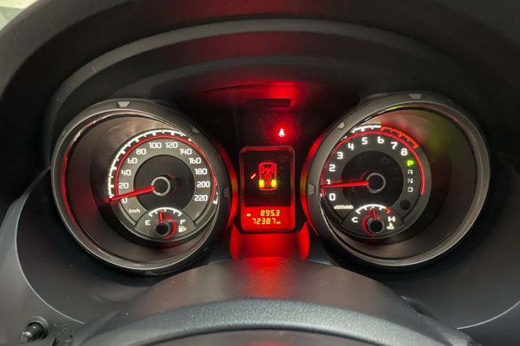 Used Mitsubishi Pajero 2019 3.0L Automatic Prestige Edition Odometer Close Up