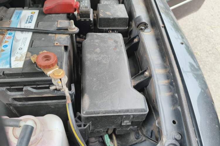 Used Mitsubishi Pajero  Engine Bay Left