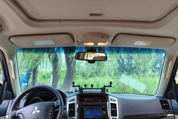 Used Mitsubishi Pajero  Headliner