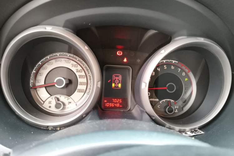 Used Mitsubishi Pajero  Instrument Cluster