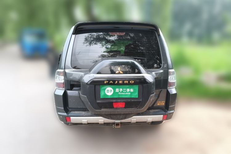 Used Mitsubishi Pajero  Rear