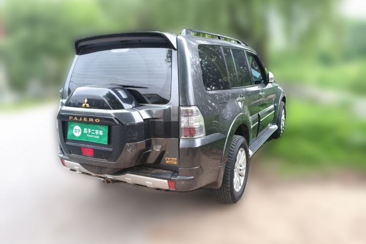 Used Mitsubishi Pajero  Rear Right 45 Deg