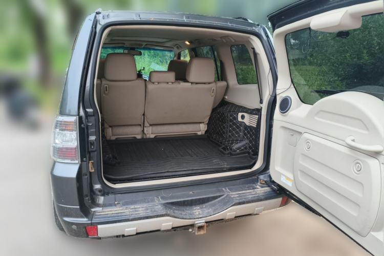 Used Mitsubishi Pajero  Trunk