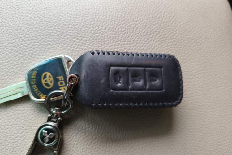 Used Mitsubishi Pajero  Vehicle Key