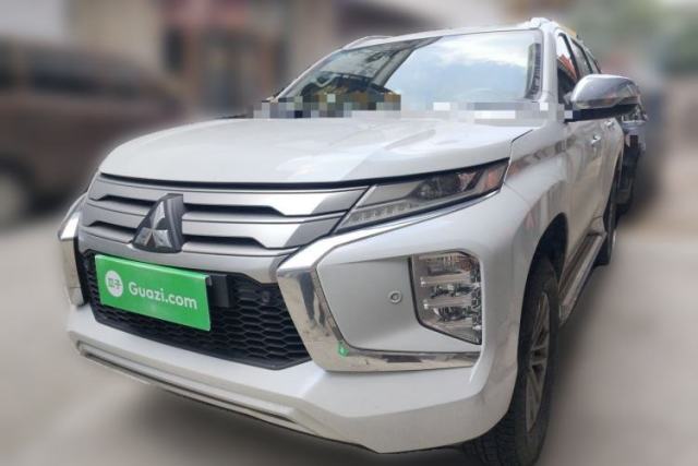 Used Mitsubishi Pajero 2019, 3.0, 7 seats, sunroof, gasoline, automatic