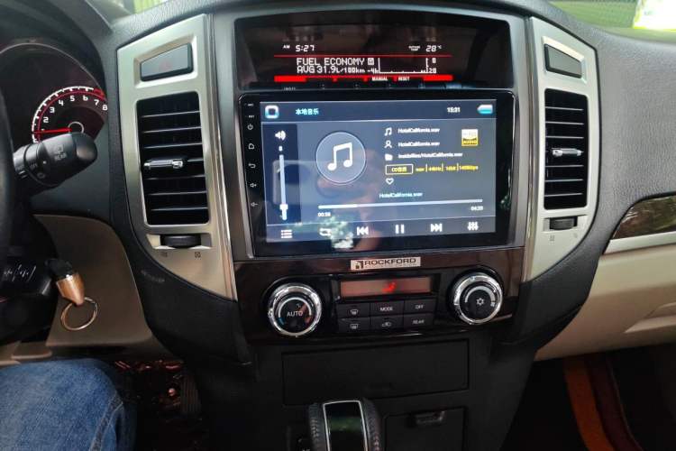 Used Mitsubishi Pajero  Audio And AC Panel