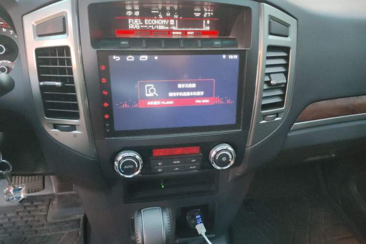 Used Mitsubishi Pajero 2019 3.0L Automatic Comfort Edition Audio And AC Panel
