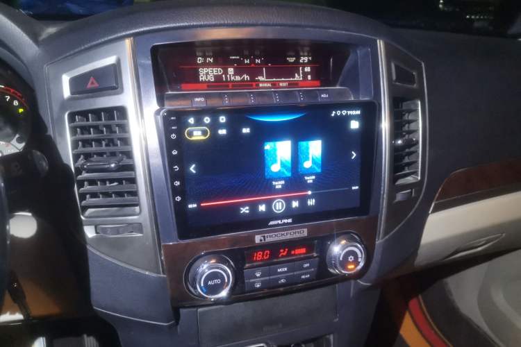 Used Mitsubishi Pajero  Audio And AC Panel