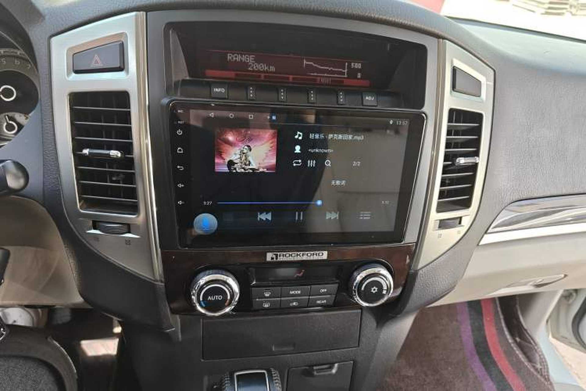 Used Mitsubishi Pajero 2019 V97 3.8L 5-Door GLS Middle East Edition Audio And AC Panel