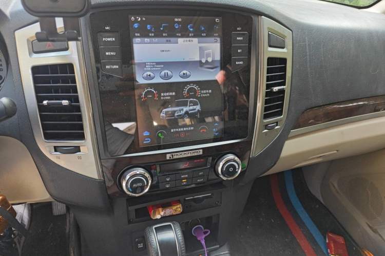 Used Mitsubishi Pajero  Audio And AC Panel
