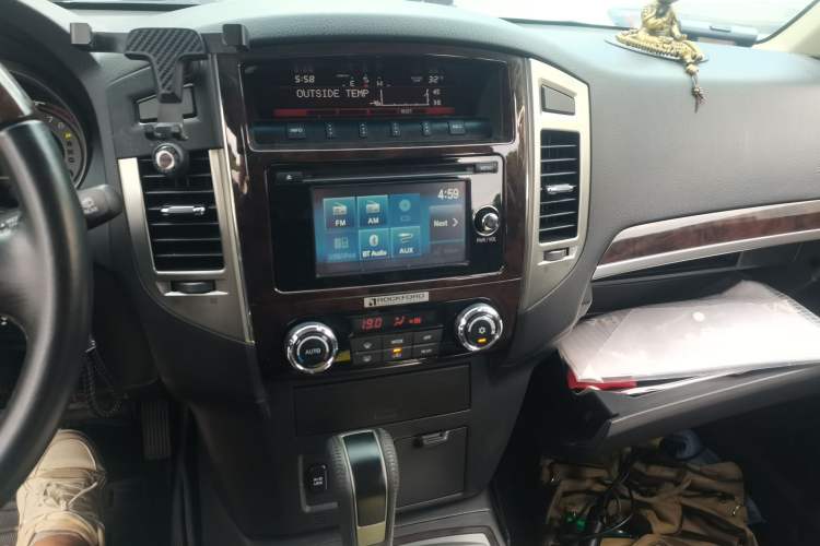 Used Mitsubishi Pajero 2019 V97 3.8L 5-Door GLS Sunroof Dual Differential – Middle East Audio And AC Panel