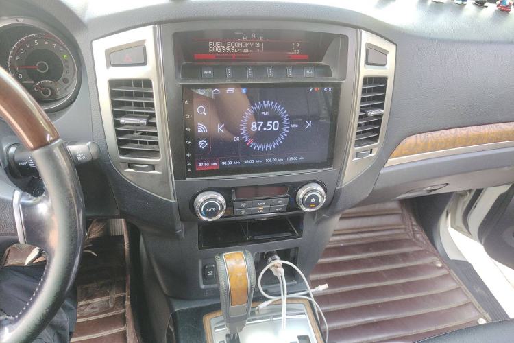 Used Mitsubishi Pajero 2019 3.0L Automatic Luxury Edition Audio And AC Panel