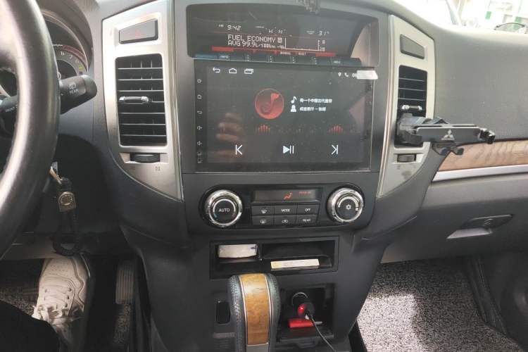 Used Mitsubishi Pajero 2019 3.0L Automatic Standard Edition Audio And AC Panel