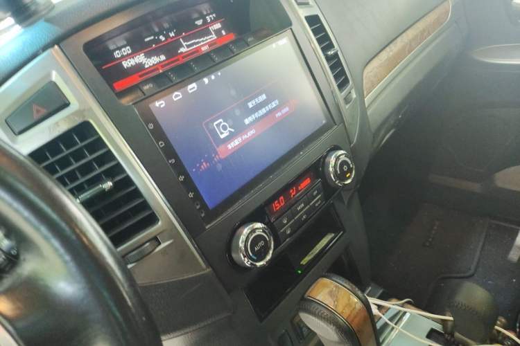 Used Mitsubishi Pajero 2019 3.0L Automatic Comfort Edition Audio And AC Panel