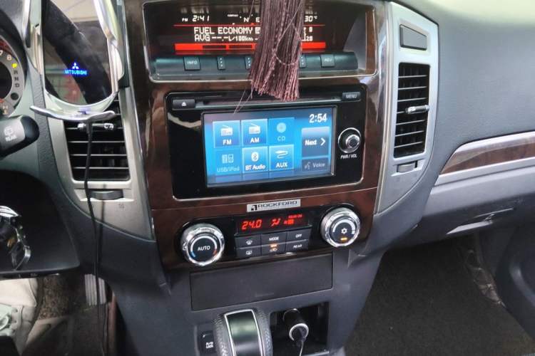Used Mitsubishi Pajero 2019 V97 3.8L 5-Door GLS Sunroof Dual Differential – Middle East Audio And AC Panel
