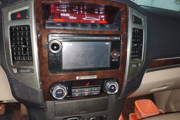 Used Mitsubishi Pajero 2019 V97 3.8L 5-Door GLS Sunroof Dual Differential – Middle East Audio And AC Panel