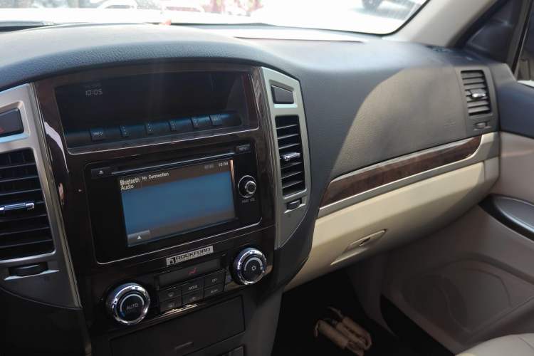 Used Mitsubishi Pajero 2019 V97 3.8L 5-Door GLS Sunroof Dual Differential – Middle East Audio And AC Panel