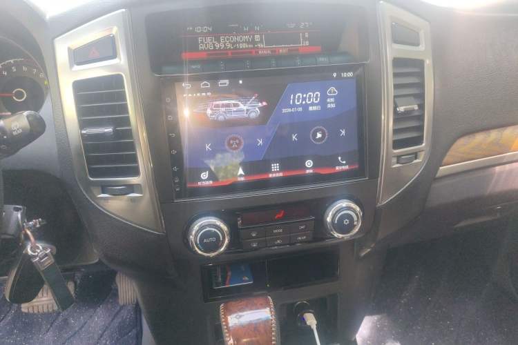 Used Mitsubishi Pajero 2019 3.0L Automatic Standard Edition Audio And AC Panel