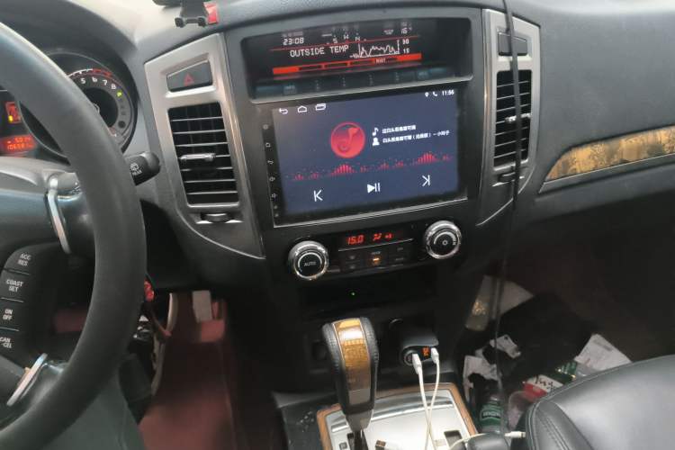Used Mitsubishi Pajero 2019 3.0L Automatic Standard Edition Audio And AC Panel