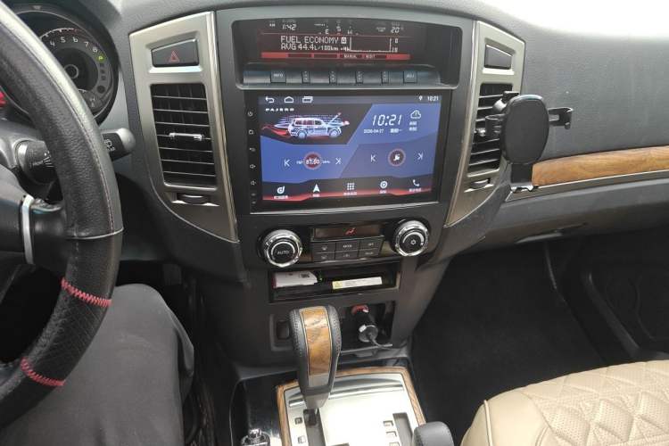 Used Mitsubishi Pajero 2019 3.0L Automatic Standard Edition Audio And AC Panel