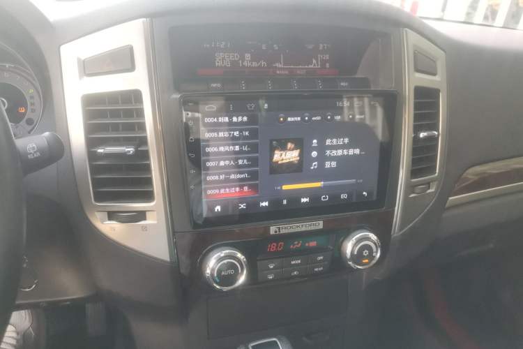 Used Mitsubishi Pajero  Audio And AC Panel