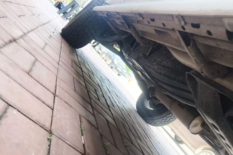 Used Mitsubishi Pajero  Chassis Front Right