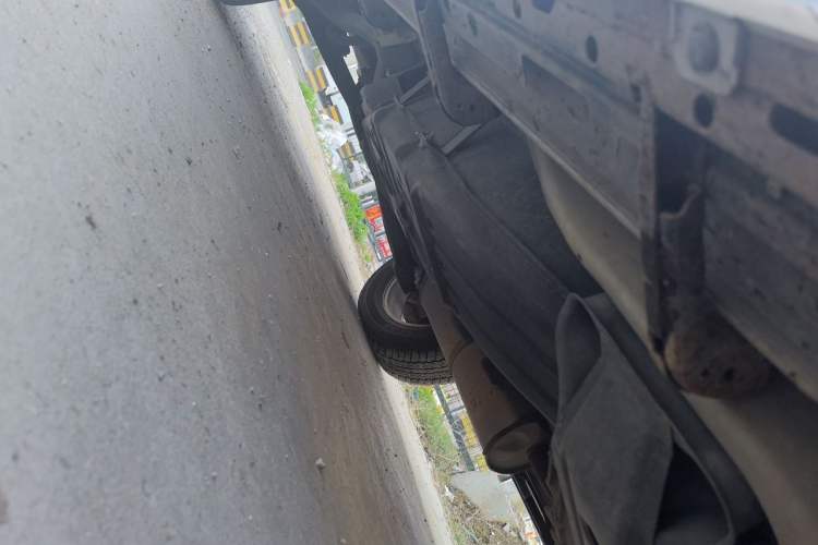 Used Mitsubishi Pajero  Chassis Front Right