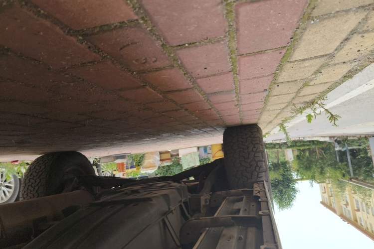 Used Mitsubishi Pajero  Chassis Front Right
