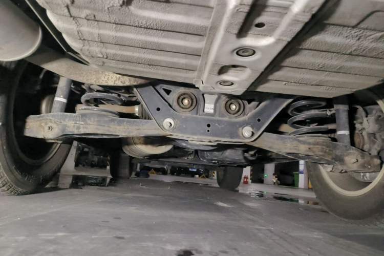 Used Mitsubishi Pajero  Chassis Rear