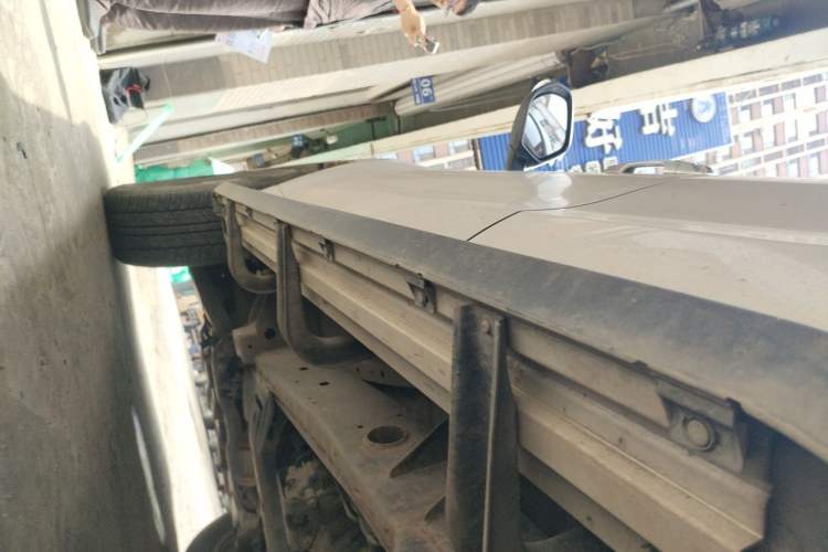 Used Mitsubishi Pajero  Chassis Rear Left
