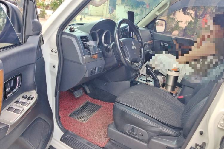 Used Mitsubishi Pajero 2019 3.0L Automatic Comfort Edition Driver Seat