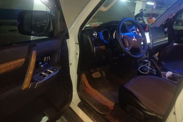 Used Mitsubishi Pajero 2019 3.0L Automatic Comfort Edition Driver Seat