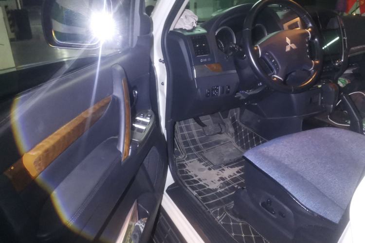 Used Mitsubishi Pajero 2019 3.0L Automatic Standard Edition Driver Seat