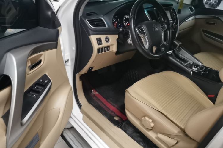 Used Mitsubishi Pajero 2019 3.0L Automatic Standard Edition Driver Seat
