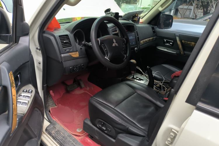 Used Mitsubishi Pajero 2019 3.0L Automatic Standard Edition Driver Seat