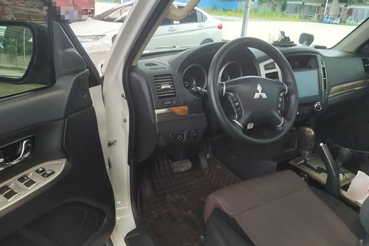 Used Mitsubishi Pajero 2019 3.0L Automatic Standard Edition Driver Seat