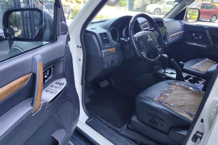 Used Mitsubishi Pajero 2019 3.0L Automatic Luxury Edition Driver Seat
