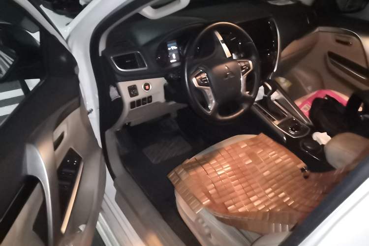 Used Mitsubishi Pajero 2019 3.0L Automatic Standard Edition Driver Seat