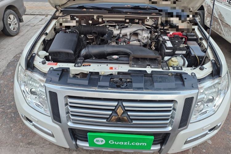 Used Mitsubishi Pajero 2019 3.0L Automatic Prestige Edition Engine Bay