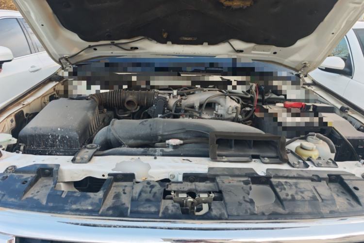 Used Mitsubishi Pajero  Engine Bay