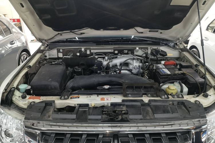 Used Mitsubishi Pajero 2019 3.0L Automatic Luxury Edition Engine Bay