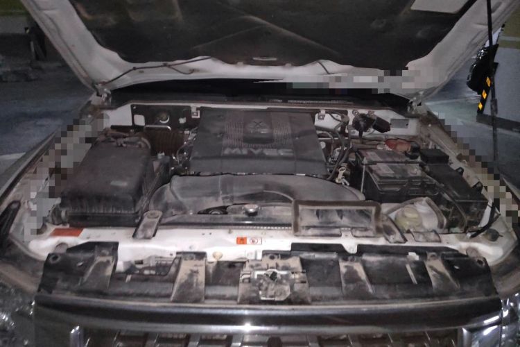 Used Mitsubishi Pajero 2019 V97 3.8L 5-Door GLS Middle East Edition Engine Bay