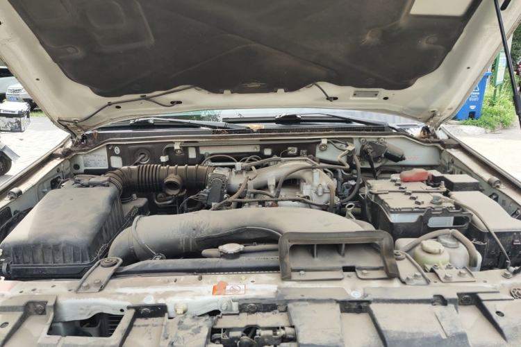 Used Mitsubishi Pajero 2019 3.0L Automatic Standard Edition Engine Bay