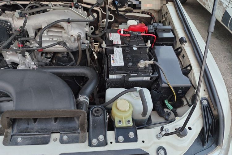 Used Mitsubishi Pajero 2019 3.0L Automatic Prestige Edition Engine Bay Left