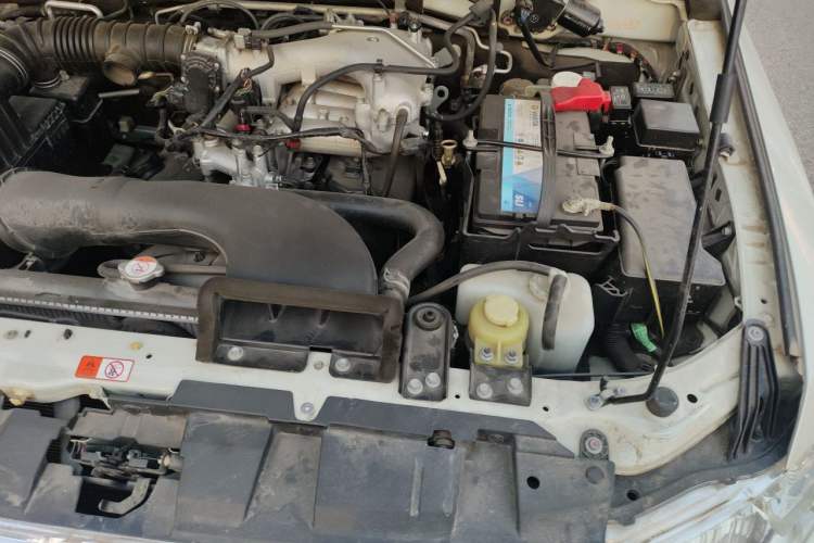 Used Mitsubishi Pajero 2019 3.0L Automatic Comfort Edition Engine Bay Left