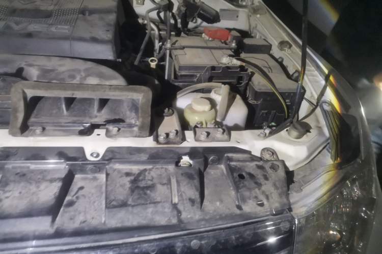 Used Mitsubishi Pajero  Engine Bay Left