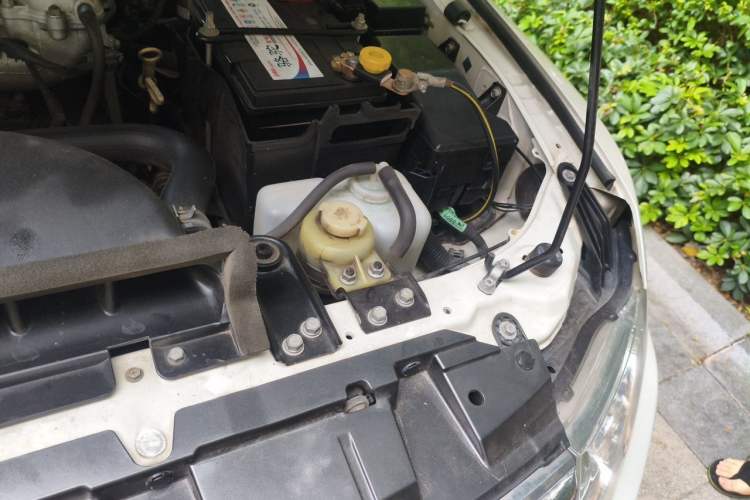 Used Mitsubishi Pajero 2019 3.0L Automatic Prestige Edition Engine Bay Left